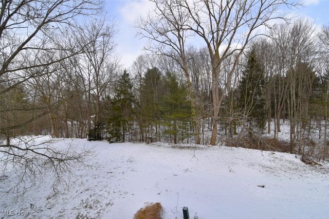 6340 Greenwood Pky 205, Sagamore Hills, OH 44067