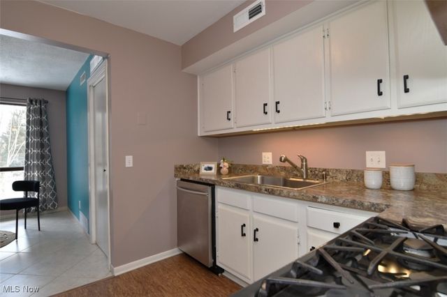 6340 Greenwood Pky 205, Sagamore Hills, OH 44067