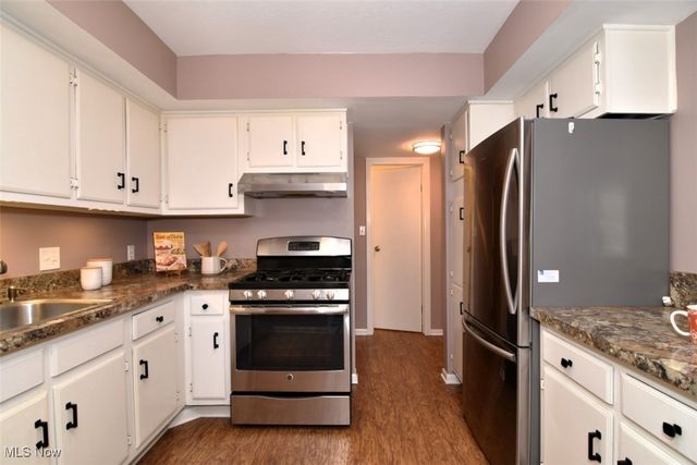 6340 Greenwood Pky 205, Sagamore Hills, OH 44067