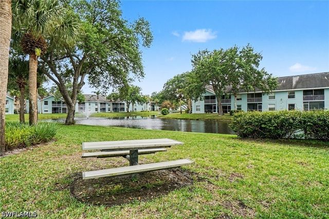 153 Wading Bird CIR J201, Naples, FL 34110