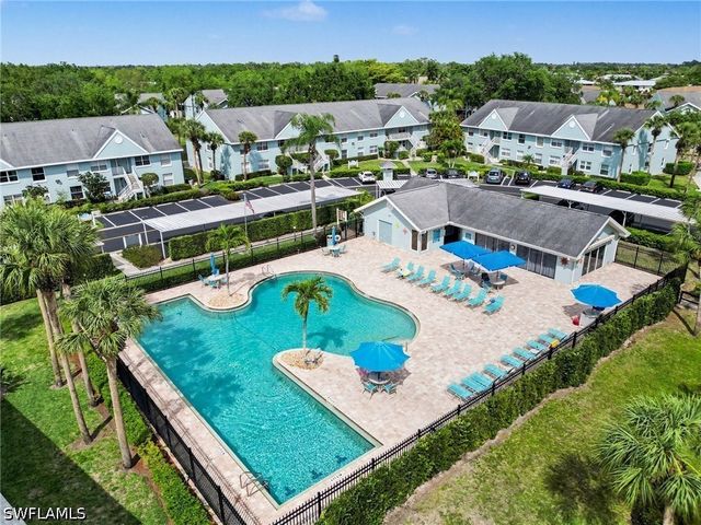 153 Wading Bird CIR J201, Naples, FL 34110