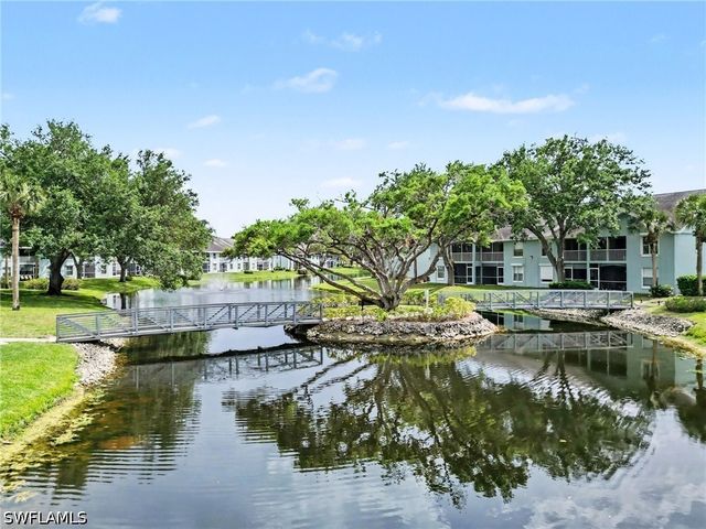 153 Wading Bird CIR J201, Naples, FL 34110