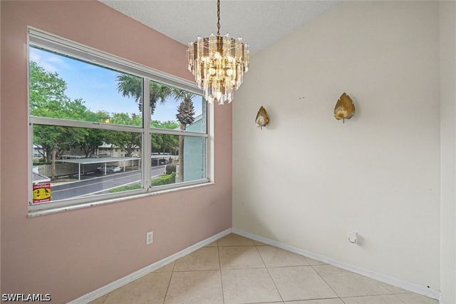 153 Wading Bird CIR J201, Naples, FL 34110