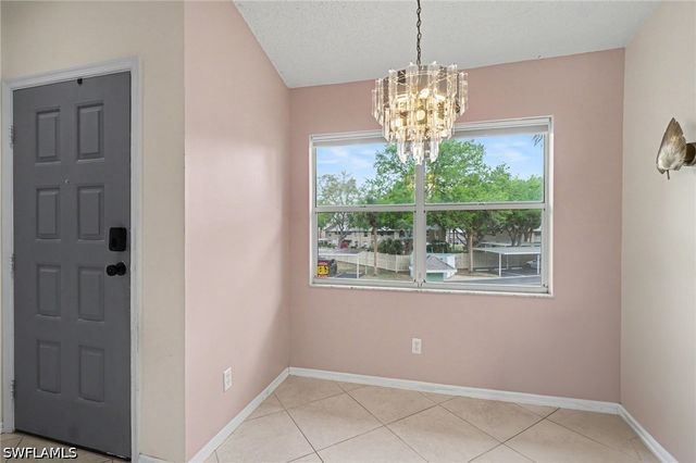 153 Wading Bird CIR J201, Naples, FL 34110