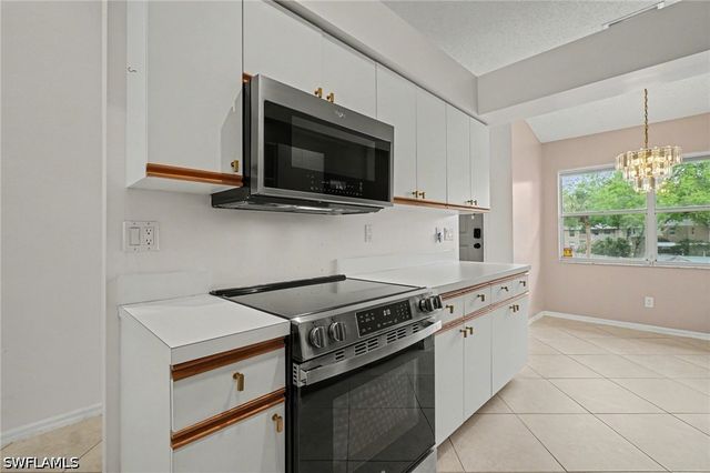 153 Wading Bird CIR J201, Naples, FL 34110