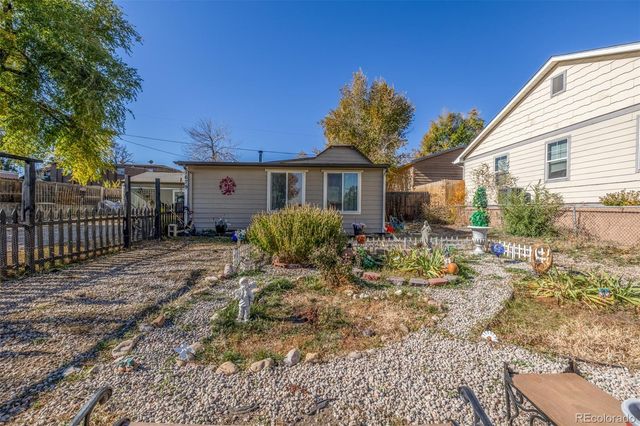 1679 Robb Street, Lakewood, CO 80215