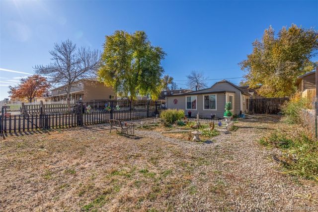 1679 Robb Street, Lakewood, CO 80215