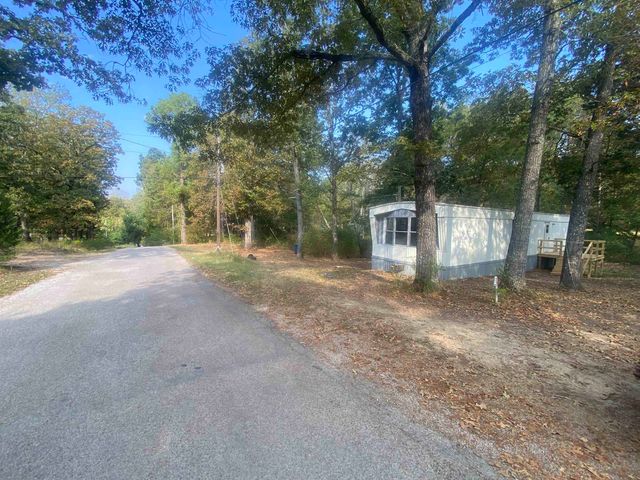 75 KERRI DR, Crump, TN 38327