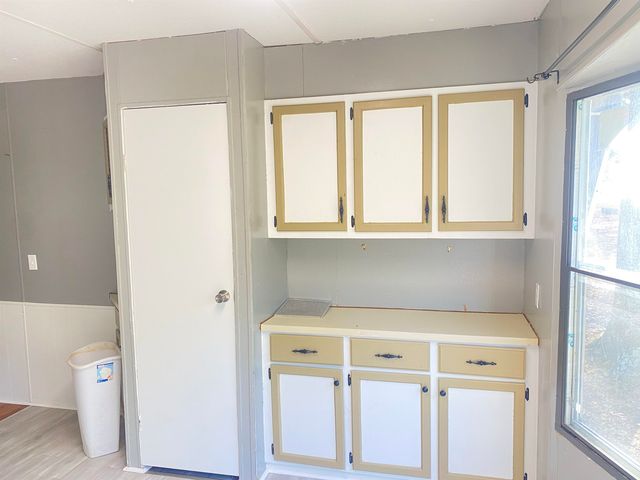 75 KERRI DR, Crump, TN 38327