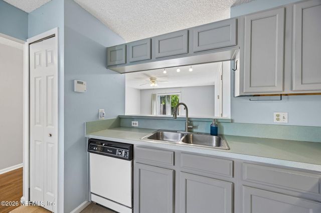 3541 RAIN FOREST Drive W, Jacksonville, FL 32277