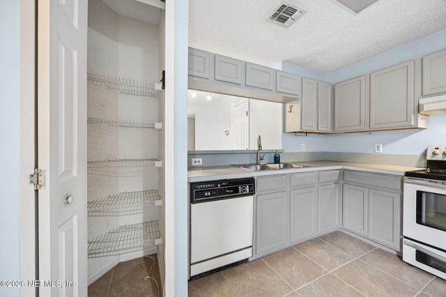 3541 RAIN FOREST Drive W, Jacksonville, FL 32277