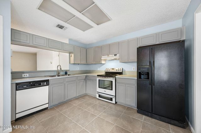 3541 RAIN FOREST Drive W, Jacksonville, FL 32277