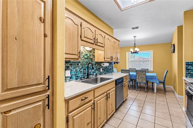 15225 Barataria Dr, Corpus Christi, TX 78418