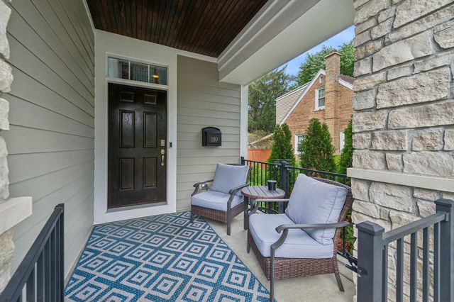1110 Chestnut Street, Deerfield, IL 60015