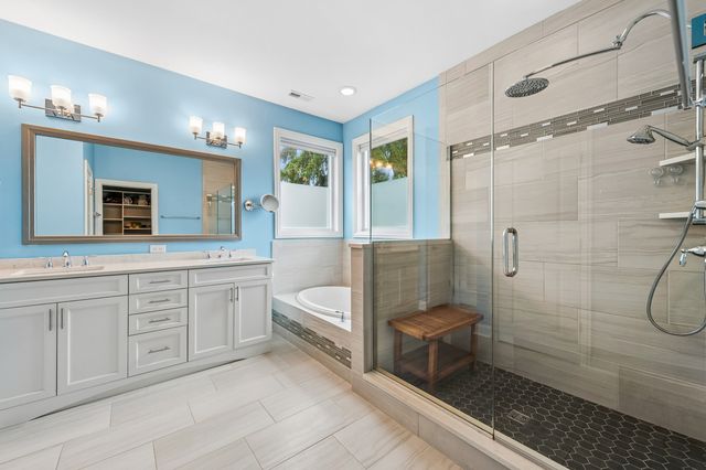 1110 Chestnut Street, Deerfield, IL 60015