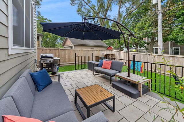 1110 Chestnut Street, Deerfield, IL 60015