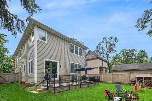 1110 Chestnut Street, Deerfield, IL 60015