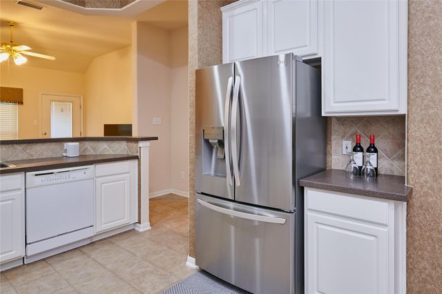 22 W Greenhill Terrace Place, The Woodlands, TX 77382