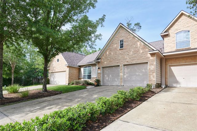 22 W Greenhill Terrace Place, The Woodlands, TX 77382