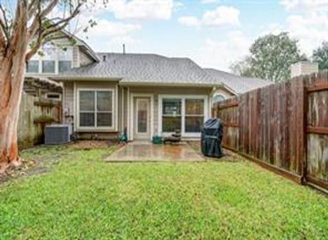 22 W Greenhill Terrace Place, The Woodlands, TX 77382