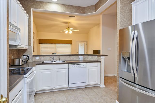 22 W Greenhill Terrace Place, The Woodlands, TX 77382