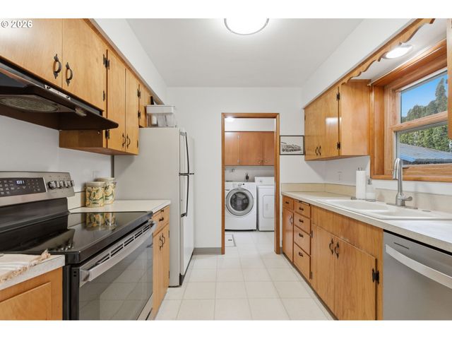 16816 Se HAIG St, Portland, OR 97236