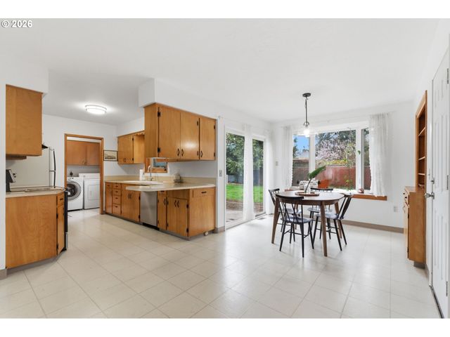 16816 Se HAIG St, Portland, OR 97236