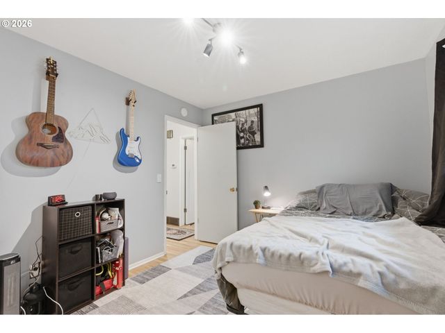 16816 Se HAIG St, Portland, OR 97236