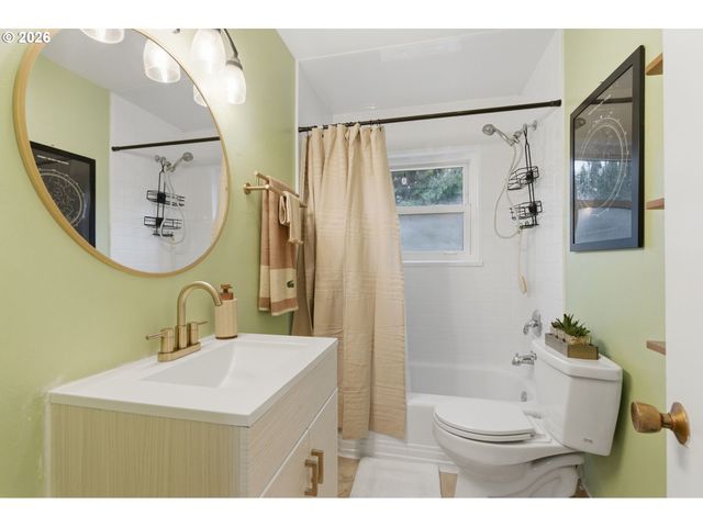 16816 Se HAIG St, Portland, OR 97236