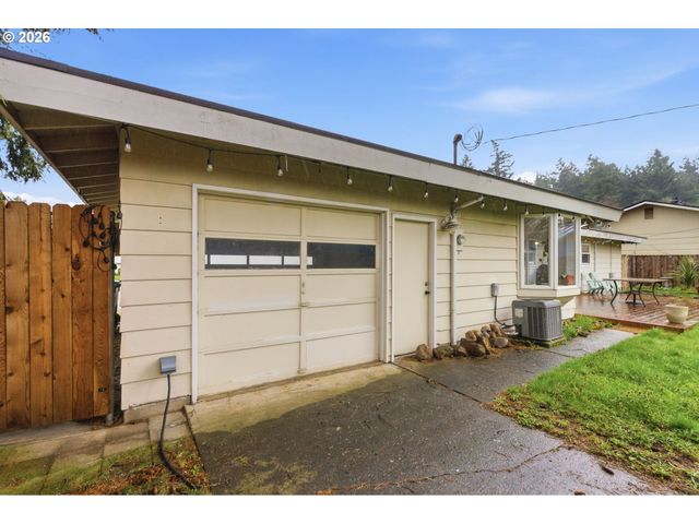 16816 Se HAIG St, Portland, OR 97236