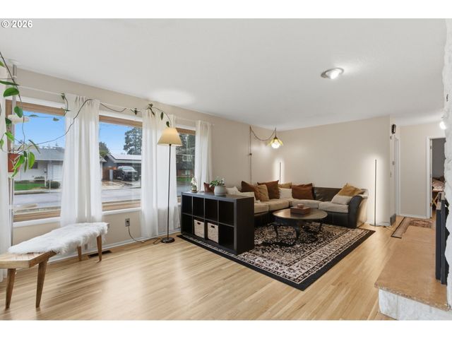 16816 Se HAIG St, Portland, OR 97236