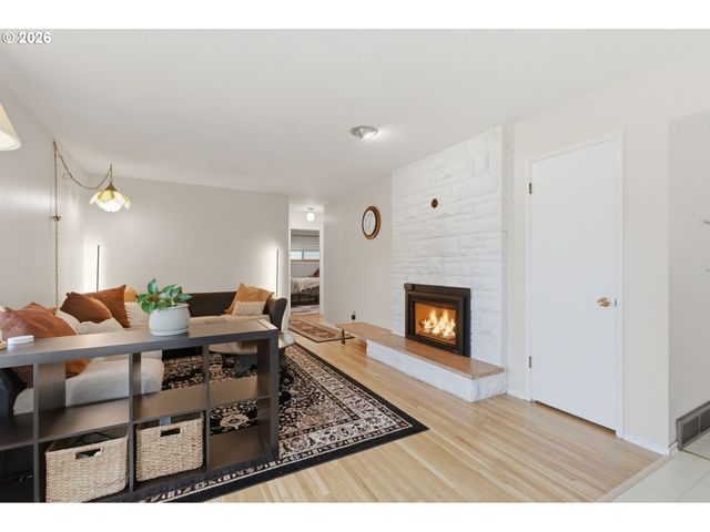 16816 Se HAIG St, Portland, OR 97236