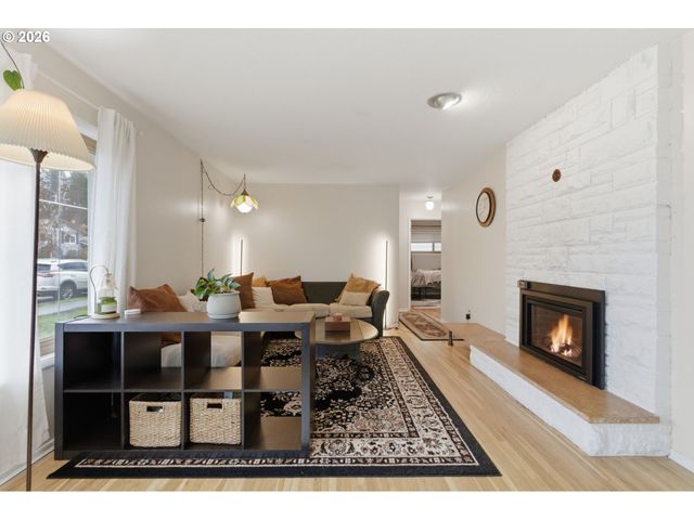 16816 Se HAIG St, Portland, OR 97236