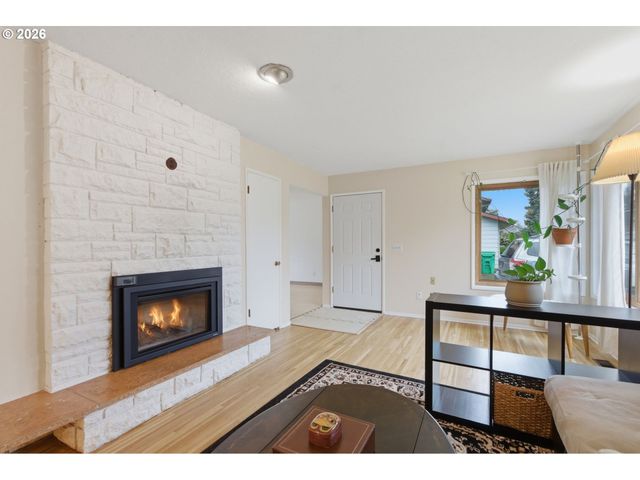 16816 Se HAIG St, Portland, OR 97236