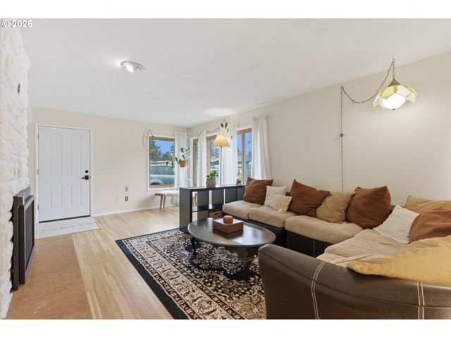 16816 Se HAIG St, Portland, OR 97236