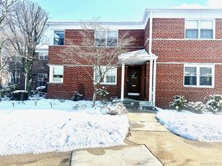 196-40 Pompeii Avenue 2B, Hollis, NY 11423