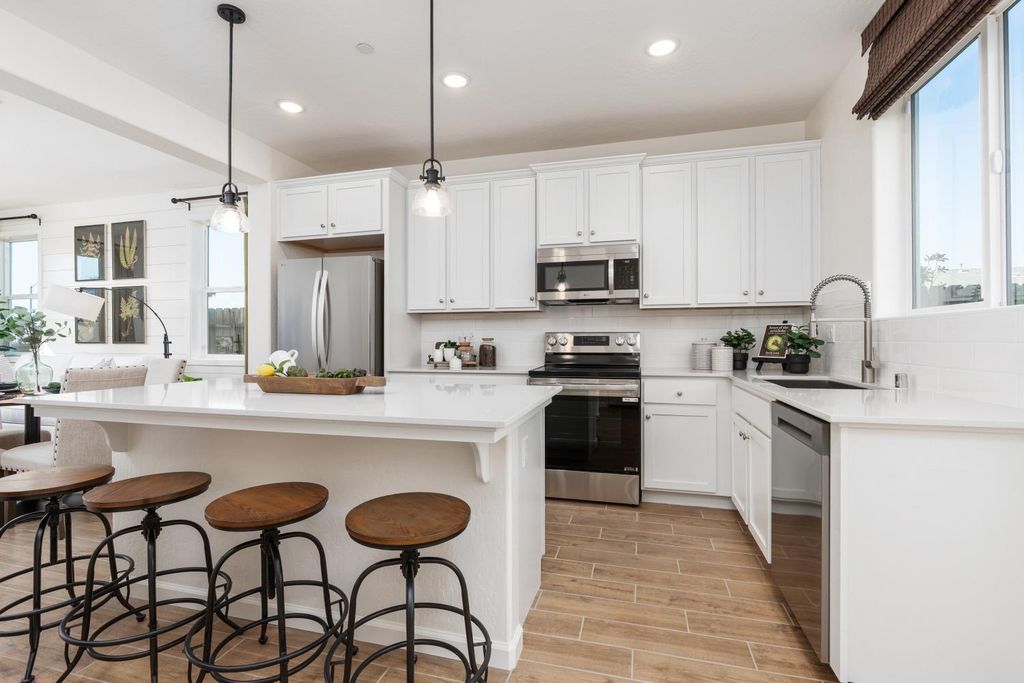 Image 13 of property listing at 6575 E Cresthaven Drive, Fresno, CA 93727