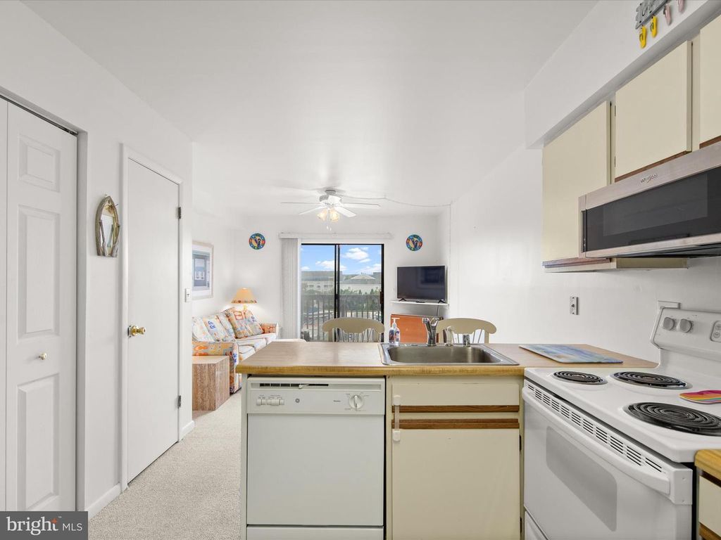 Image 6 of property listing at 105 123RD ST #353B2, Ocean City, MD 21842