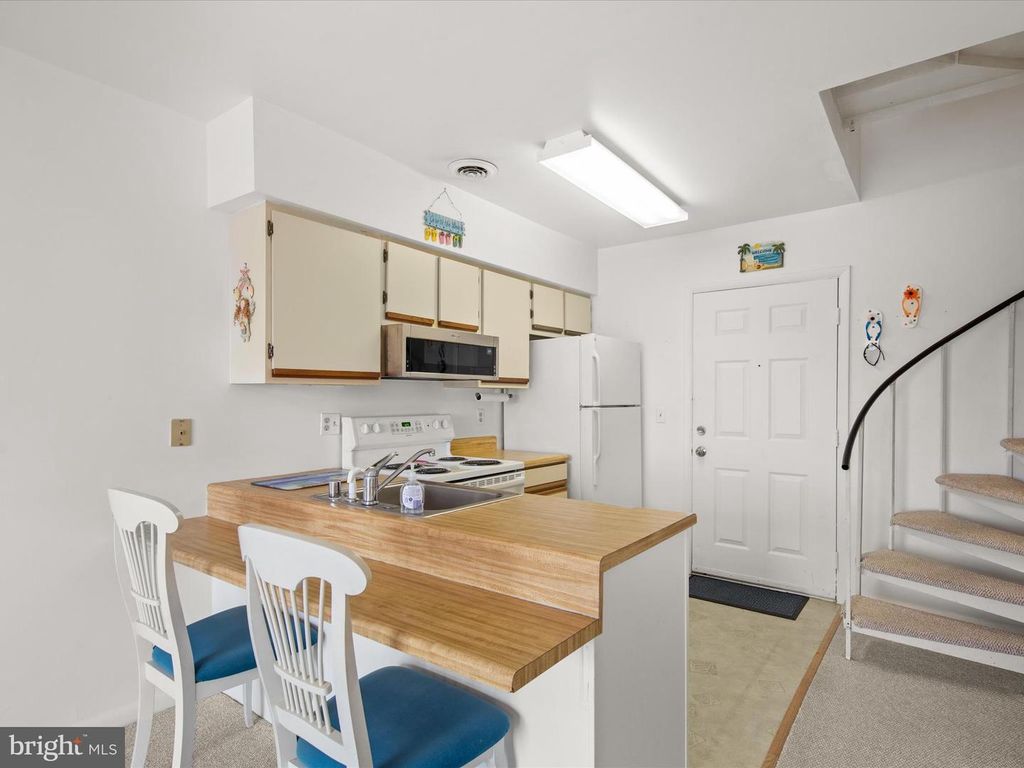 Image 7 of property listing at 105 123RD ST #353B2, Ocean City, MD 21842