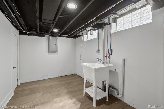 4109 Grandview Road, Royal Oak, MI 48073