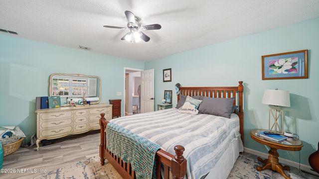 1695 SANDY HOLLOW Loop, Middleburg, FL 32068