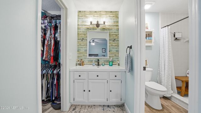1695 SANDY HOLLOW Loop, Middleburg, FL 32068