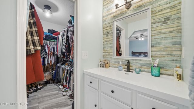 1695 SANDY HOLLOW Loop, Middleburg, FL 32068