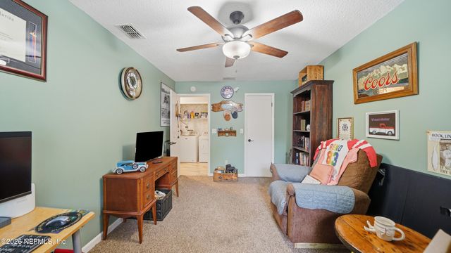 1695 SANDY HOLLOW Loop, Middleburg, FL 32068