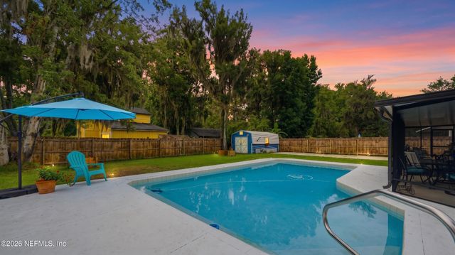 1695 SANDY HOLLOW Loop, Middleburg, FL 32068