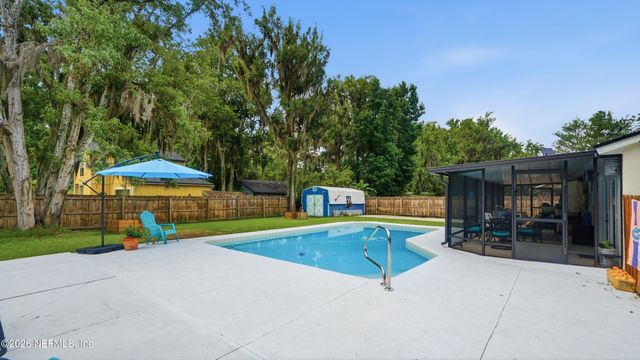 1695 SANDY HOLLOW Loop, Middleburg, FL 32068