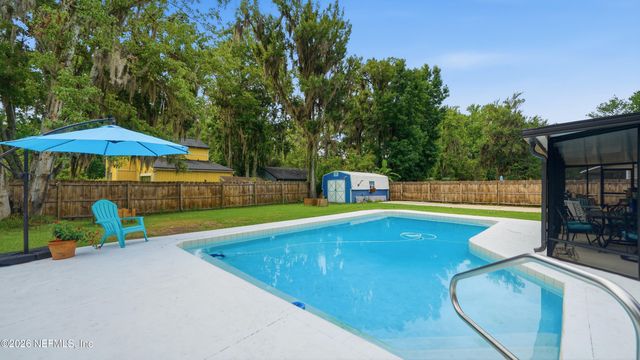 1695 SANDY HOLLOW Loop, Middleburg, FL 32068