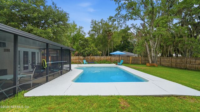 1695 SANDY HOLLOW Loop, Middleburg, FL 32068
