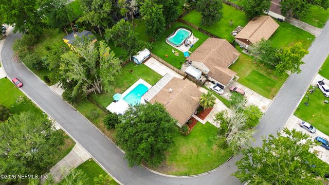 1695 SANDY HOLLOW Loop, Middleburg, FL 32068
