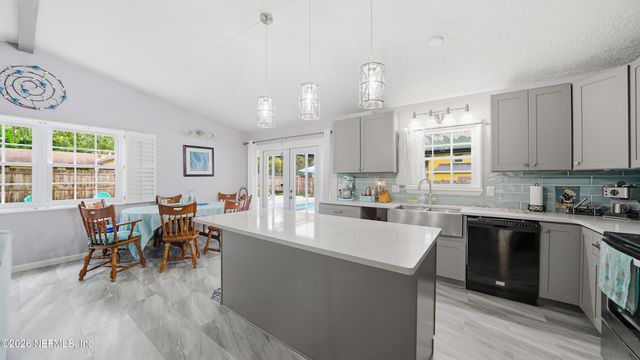 1695 SANDY HOLLOW Loop, Middleburg, FL 32068